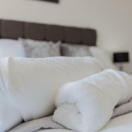 דנפרמליין Leys Park Executive Apartments מראה חיצוני תמונה