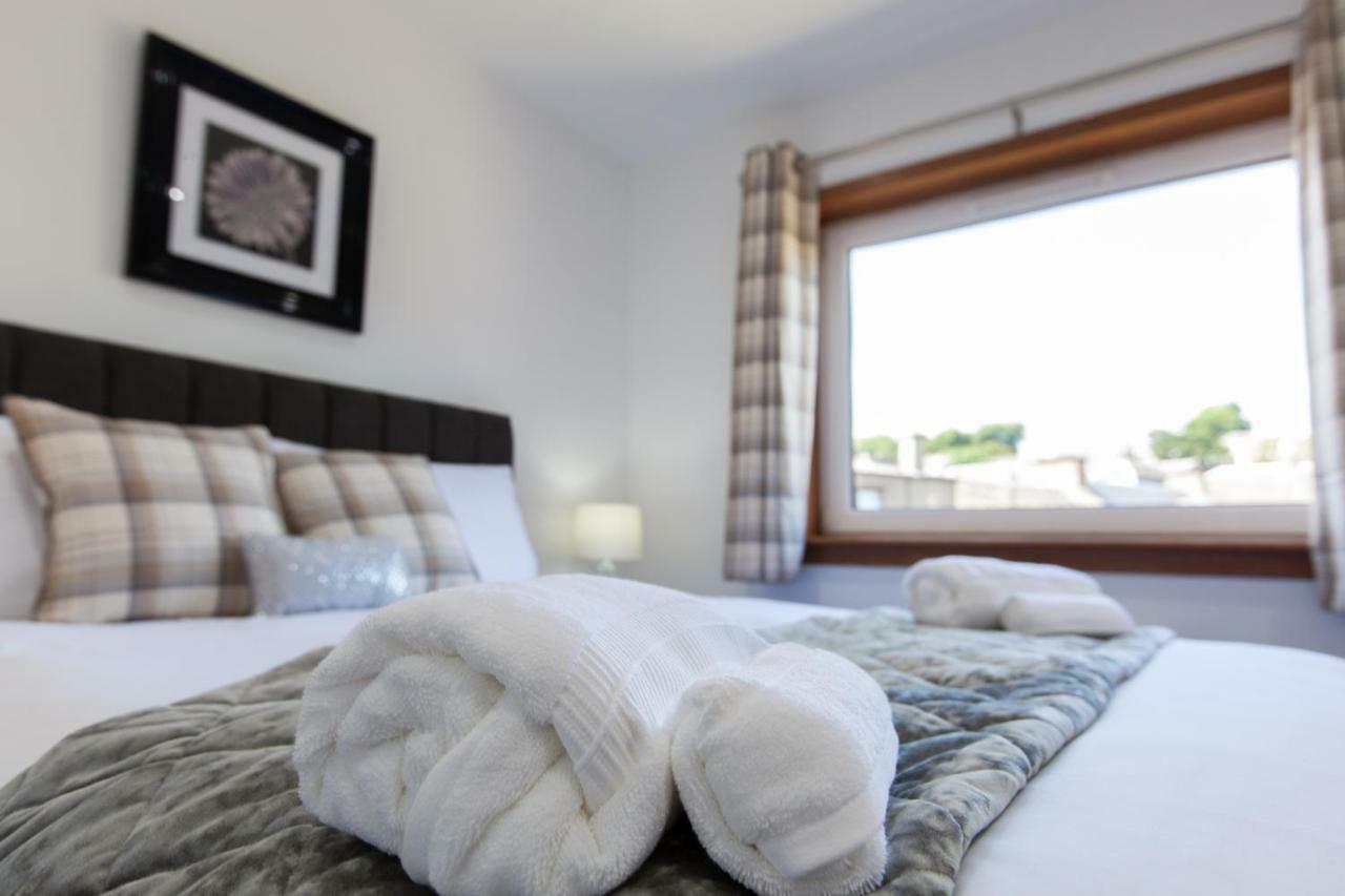 דנפרמליין Leys Park Executive Apartments מראה חיצוני תמונה